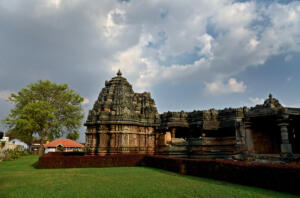 Trikutachaleshwara-Temple-Belavadi